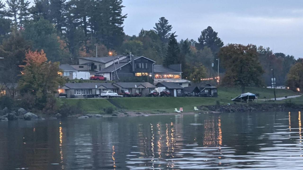 Valois Motel & Restaurant Mattawa エクステリア 写真
