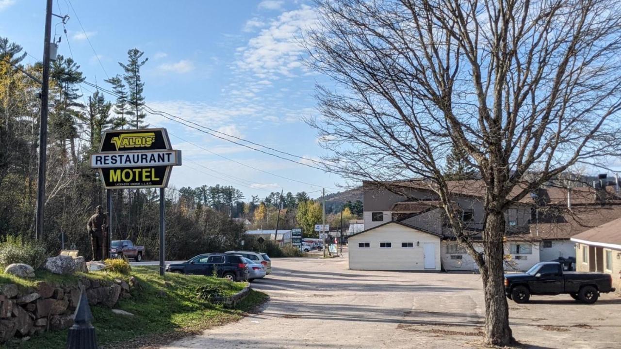 Valois Motel & Restaurant Mattawa エクステリア 写真